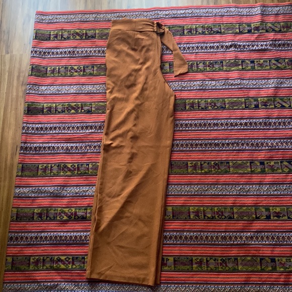 Cato High Waist Wide Leg Dress Pants with Bronze Colored Sash 2 Deep Pockets MED - Picture 6 of 7